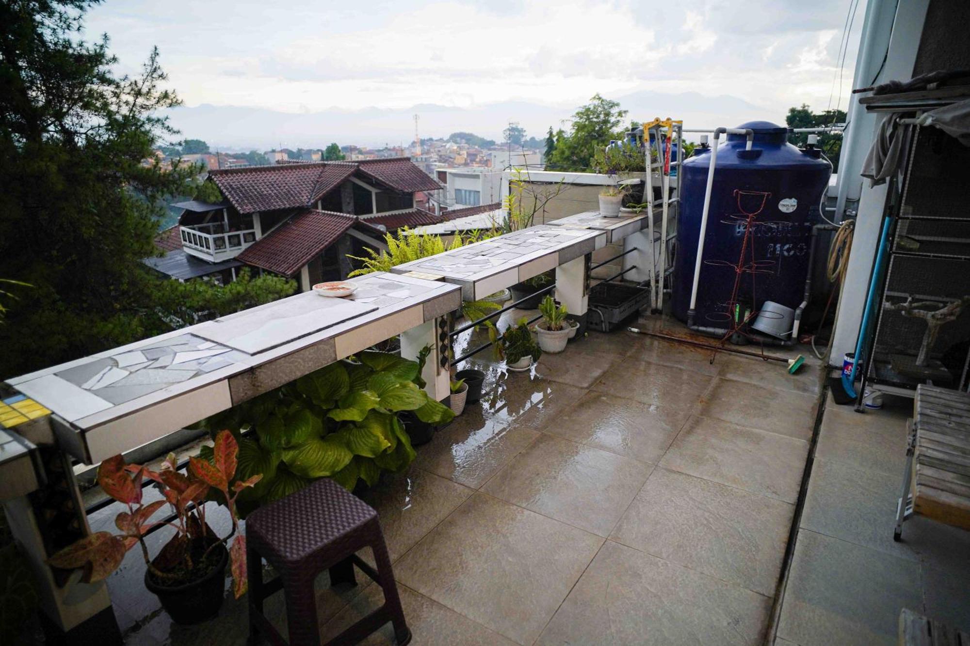 Schones Haus Private Pool & Netflix By Grorental Bandung Exterior photo