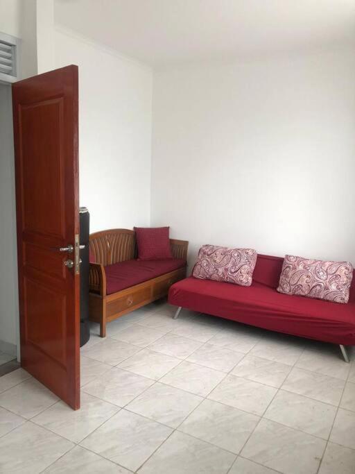 Schones Haus Private Pool & Netflix By Grorental Bandung Exterior photo