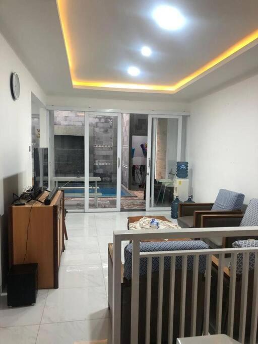 Schones Haus Private Pool & Netflix By Grorental Bandung Exterior photo